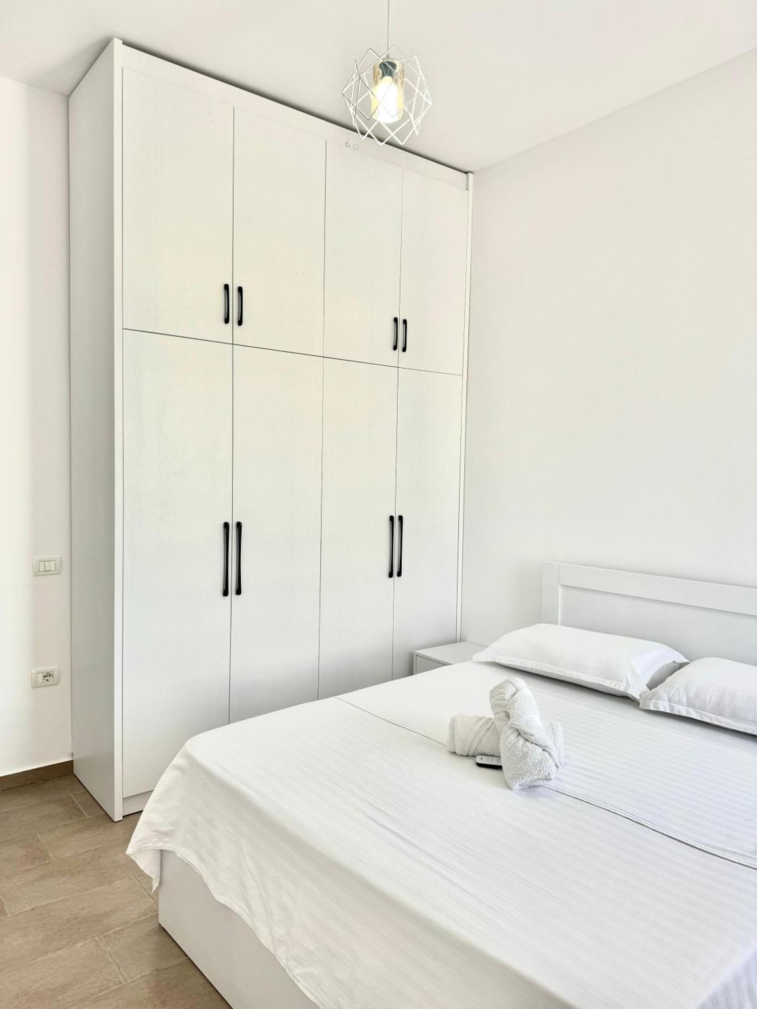 Prestige Apartament Sea View Dıraç Dış mekan fotoğraf